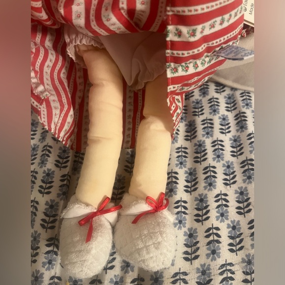 Vintage NWT Madeline Holiday Doll - Picture 5 of 6